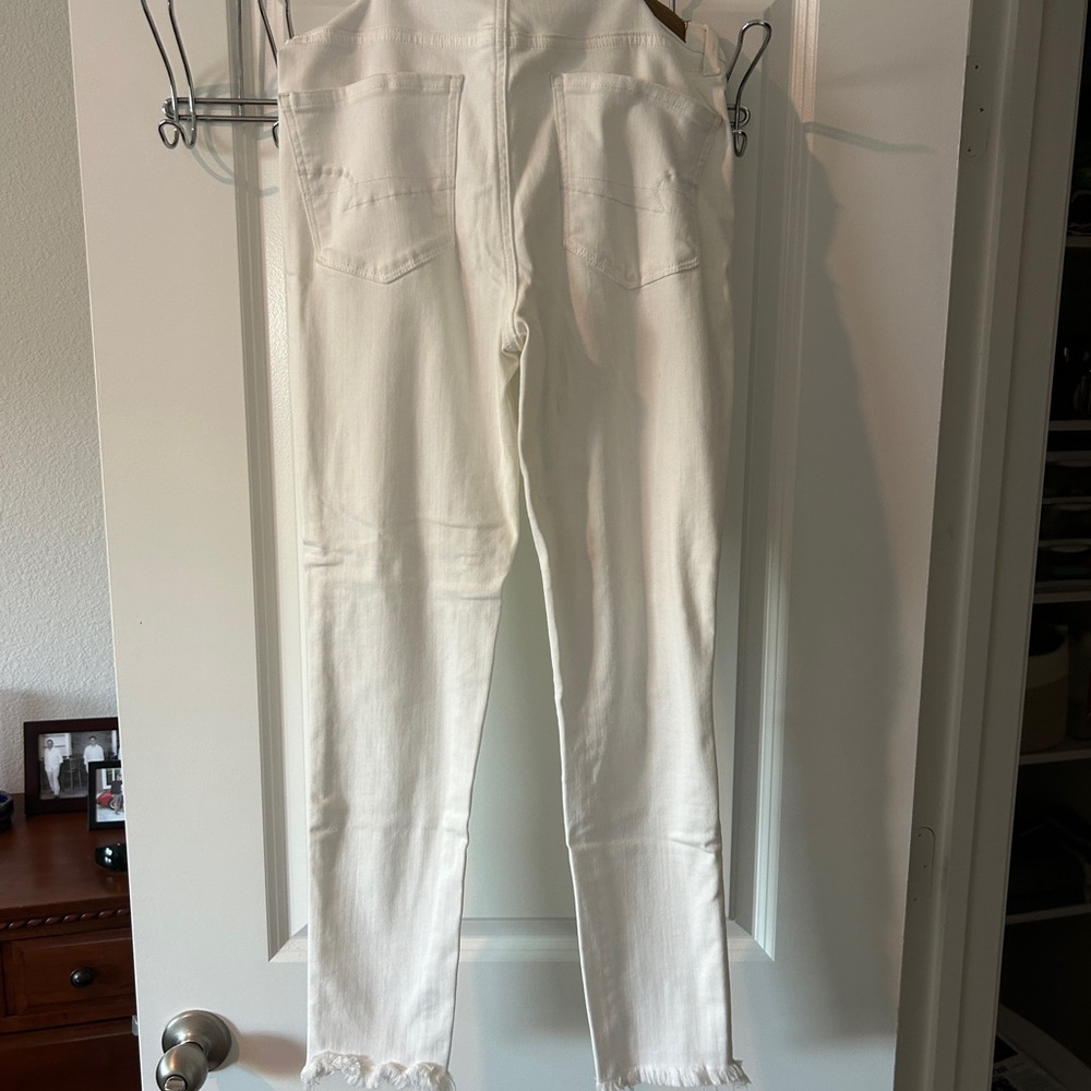 White ripped jeans Abercrombie, and Fitch 6L